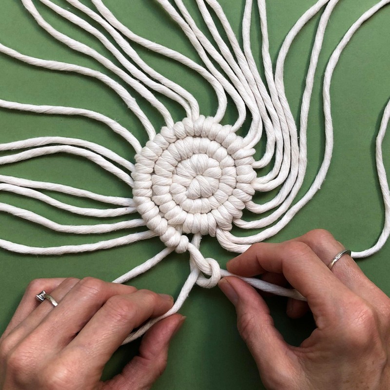Bergin & Bath Macramé Craft Kit Coasters. Learn to make