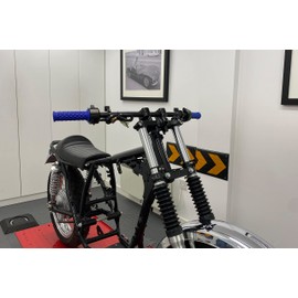 Motorcycle Hand Grips for 7/8 inch Handlebars | Diamond Style in Blue | Premium Comfort with Durable Rubber | Perfect all Street Bikes and Cafe Racers - 2 PCS