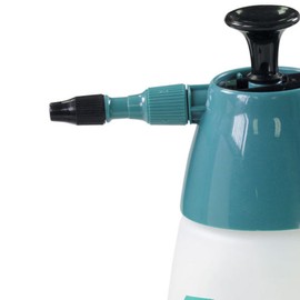 Chapin International 1000 Light-Duty Garden Sprayer, 48-Ounce, Translucent White Tank