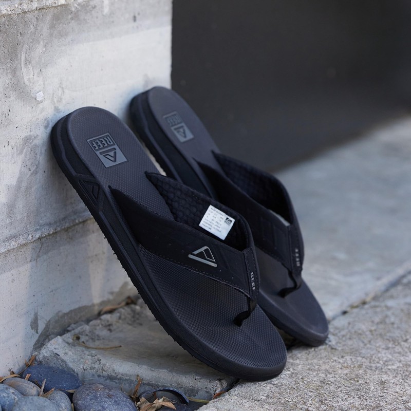 REEF REEF Phantoms Men's Beach Flip Flop, Water Friendly, Soft