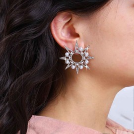 Vacaonio Vintage Crystal starburst Stud Earrings Pearl starburst Earring Silver Rhinestone Star Stud Earrings Star Pearl Earrings Exaggerated Celestial Star Earrings Jewelry for Women