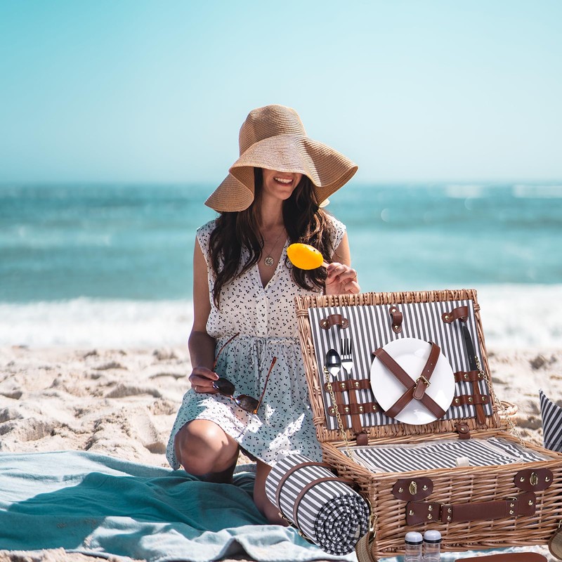 Picnic Basket with Blanket and Wine Pouch for 2 Wicker