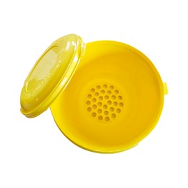 APSI Store Kernel Katcher Popcorn Bowl Set - Popcorn Sifter Shaker Kernel Catcher and Separator, Large and Reusable With Lid, Dishwasher Safe, Recycled Plastic with Handle Yellow