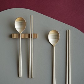 Notdam [Department Store Gift Packaging] 5-piece organic cutlery set + quilted cutlery holder included / 놋담 [백화점 선물포장] 유기수저 5인세트+누빔수저집 포함