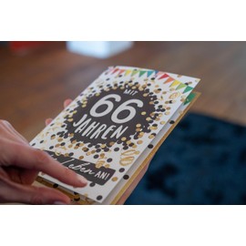 bentino bentino PopUp Geburtstagskarte mit MUSIK-Effekt, spielt den Song mit 66 Jahren (Coverversion), Din A5 Set mit Umschlag, stimmungsvolle Glückwunschkarte, Original Grußkarte