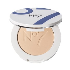 No7 Lift & Luminate Triple Action Powder - Light - Pressed Makeup Setting Powder for Face - Compact Setting Powder Reduces the Appearance of Fine Lines & Enhances Glow (10g)