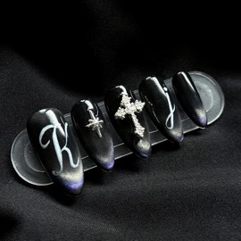 02:30AM, darkness falls |Gothic lettering nail - almond / 02:30AM, 어둠이 내린 자리 | 고딕 레터링 네일 - 아몬드