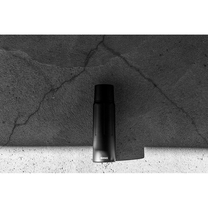 SIGG - Obsidian Insulated Water Bottle - Thermo Flask Gemstone