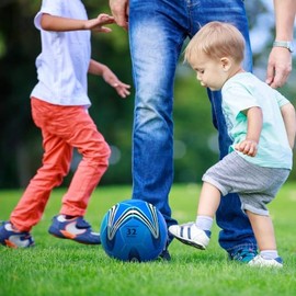 ICAST® Kids Lightweight Football Ball Size 5 | 270 grams I ideal Football Weight for Kids | Easy to Kick and Handle Soft to The Touch and Easy to Inflate.