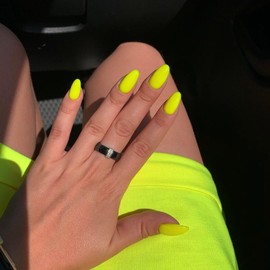 KQueenest Neon Yellow Press on Nails Short Oval,Pure Color Round Vibrant Acrylic Nails,Short Almond Fake Nails Press ons for Women,Natural Glue Nails Manicure in 24 PCS