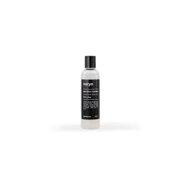 noryn Limpiador Facial para Hombres 120 ml. Fórmula Natural con Menta y Lima. Limpieza profunda y frescura diaria.                                    