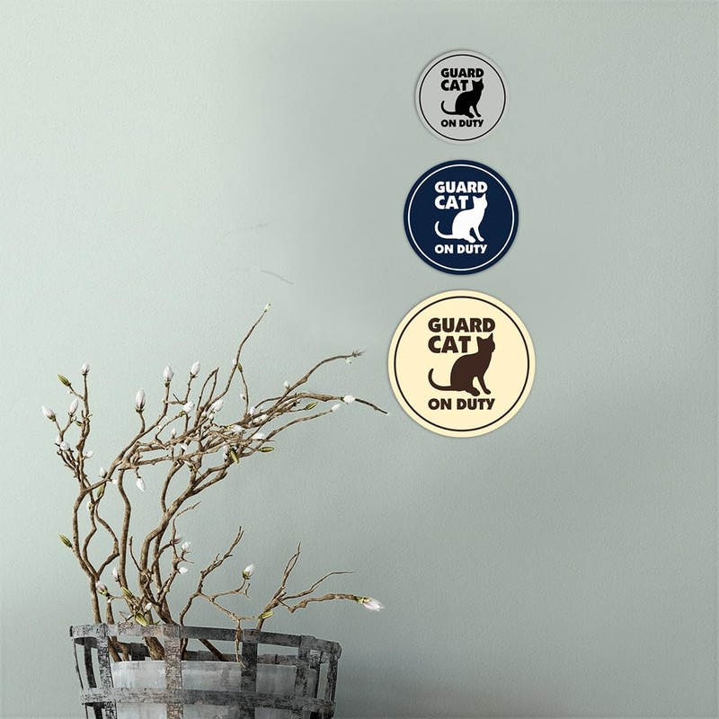 Motto Lita Circle Guard Cat on Duty (Brushed Gold) -