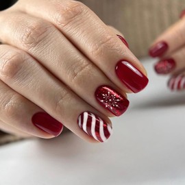 24Pcs Christmas Press on Nails Short,Red Solid Color Curve Line with Snowflake Fake Nails Candy Stripes Designs Snow False Nails Gel Glue on Nails for Manicure Xmas Square Nails for New Years Gifts