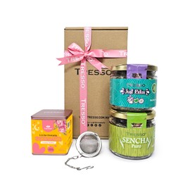 TRESSO Kit con Té Verde Japonés Puro Sencha 100g, Tisana Herbal Just Relax 50g, Tisana Herbal Leche de Luna Golden Milk 100g, Infusor para té clásico de acero inoxidable. Set de 4 Unidades