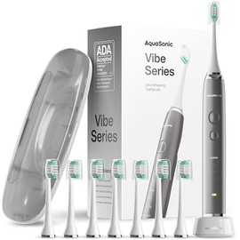 AquaSonic Vibe Series - Cepillo de dientes ultra blanqueador, cepillo de dientes eléctrico aceptado por ADA, 8 cabezales de cepillo y estuche de viaje, motor ultra sónico y carga inalámbrica, 4 modos con temporizador inteligente, color carbón metálico