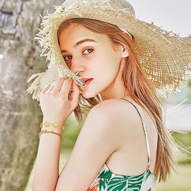 Gkaopi 2 Pieces 18K Gold-Plated Four Leaf Clover Bracelet Gold Stainless Steel Cubic Zirconia Clover Bangle Jewellery Set Adjustable Lucky Clover Jewellery Set for Women and Girls, Metal