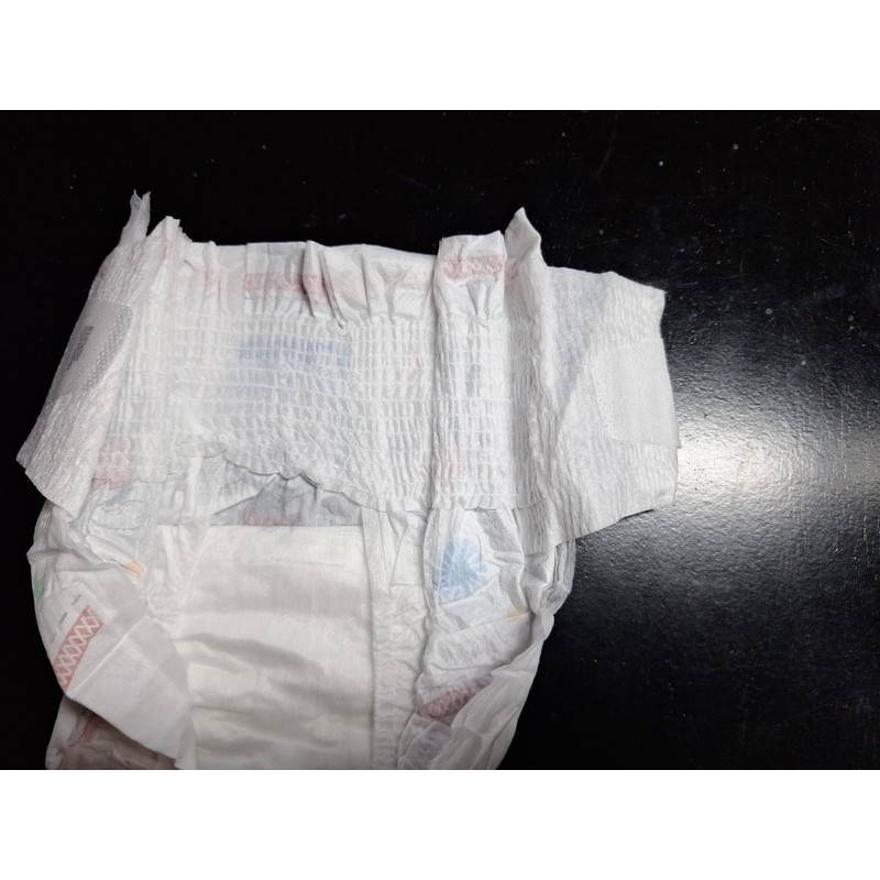 Huggies (4) Size 8 46 LBS+ 2025 Huggies Snug &