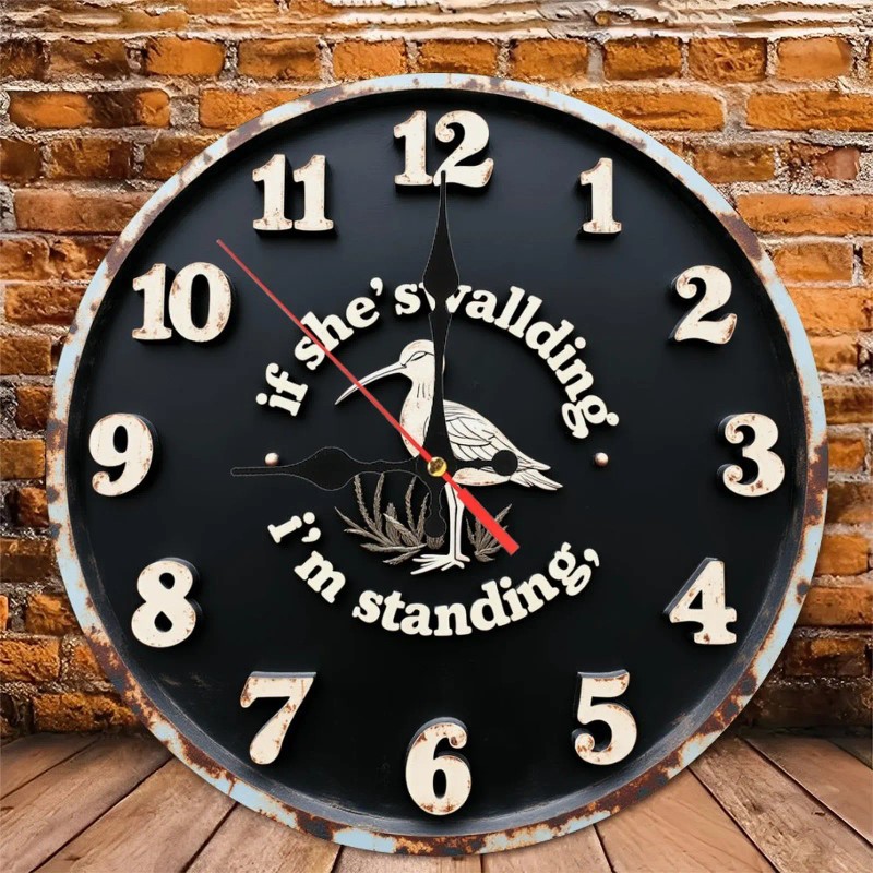 25x25cm Wood Wall Clock that is a Model of a