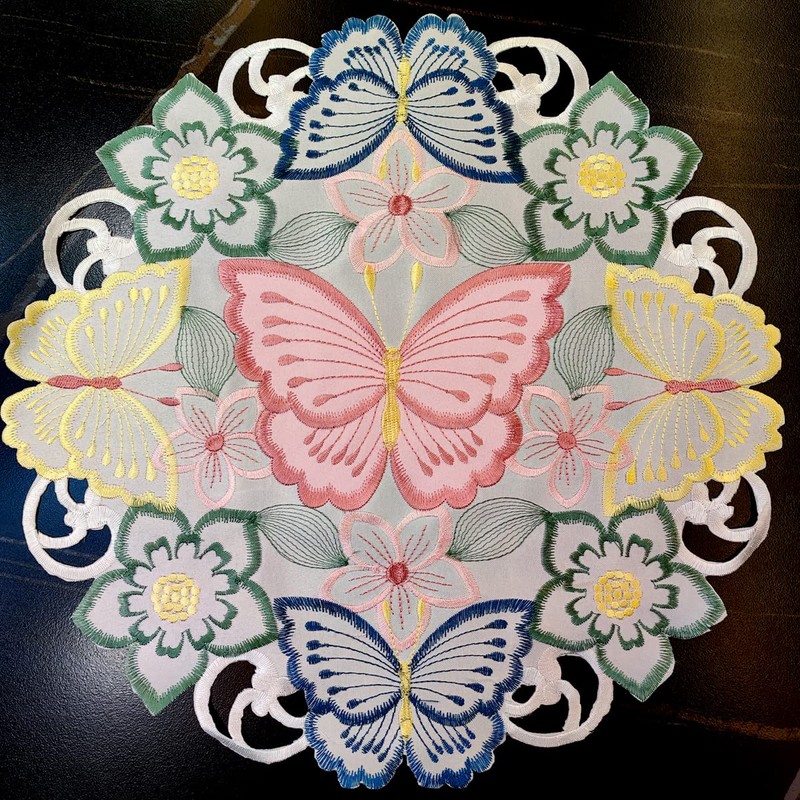 LeLehome Embroidery 15" Round Butterfly Cutwork Placemats for Party Home