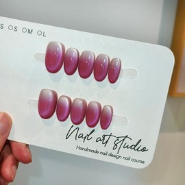 TENPAL Press On Nails 10 Pcs with Tools Kit,Handmade Peach Tea Rose Gradient Cat Eye False Nails,Short Oval Icy Jelly Minimalist Glow Glue on Nails,Reusable Fake Nails for Bridal Shower Vacation(M)