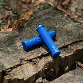 Funn Hilt JR Mountain Bike Handlebar Grips With Single Lock On Clamp, Bicycle Handlebar Locking Grips with 19 mm Inner Diameter, Short Bicycle Grips For Youth, Girls and Boys (Blue)