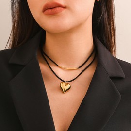 XUN Zhe Gothic Punk Heart Pendant Necklace Velvet Double Layered Heart Clavicle Chain Necklace Gold Silver Chunky Heart Necklace Jewelry for Women Gift (Gold)