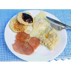 Value Pack Premium Country Ham, Center Slices 1 lb Biscuit Mix, Water Ground Grits 2 lbs and Red Eye Gravy (White Grits)