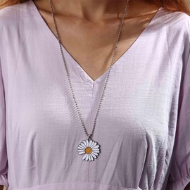 Inilbran Boho Daisy Pendant Necklace Vintage Resin Daisy Choker Necklace White Daisy Long Necklace Adjustable Sunflower Ball Chain Necklace Jewelry for Women