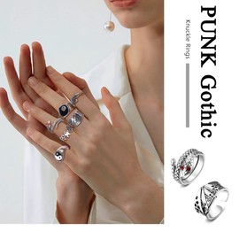 Milacolato Gothic Rings Mens Set, Vintage Punk Rings Set for Women, 16/30/42Pcs Cool Silver Boho Snake Claw Ying Yang Butterfly Chunky Knuckle Rings Open Adjustable Goth Stackable Rings Jewellery 42Pcs