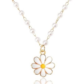 Daisy Flower Necklace White Pearl Necklaces for Women Girls Daisy Pendant Necklace Boho Sunflower Necklaces Pearl Chain Necklace for Women Flower Bead Necklaces Daisy Themed Birthday Gift