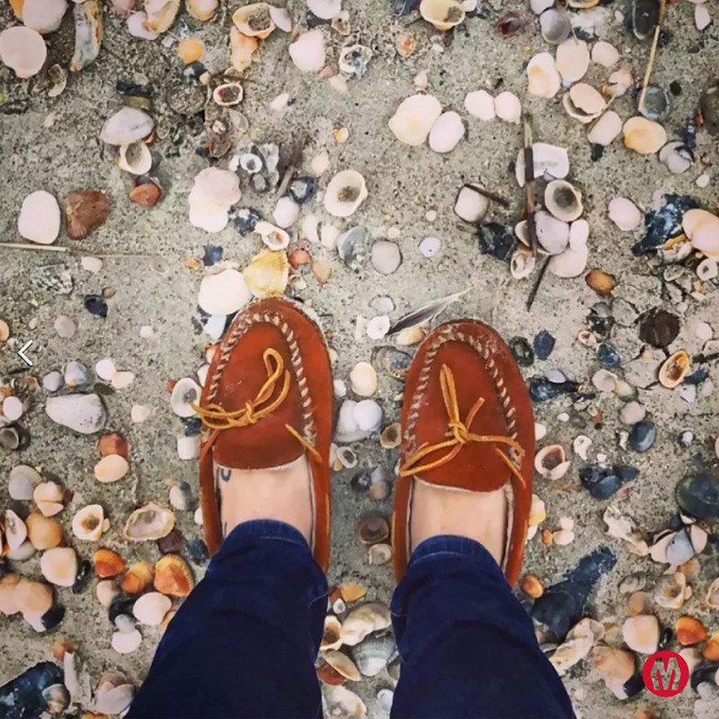 Minnetonka Women's Hardsole Pile Lined Slipper,Brown,9 M US