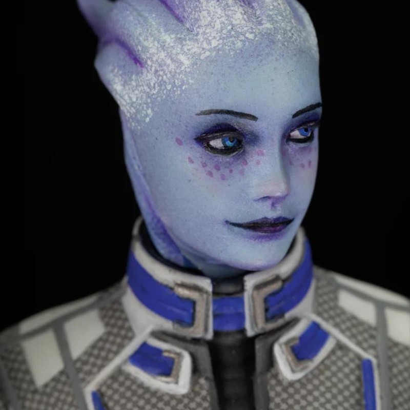 Dark Horse Deluxe Dark Horse Deluxe Mass Effect: Liara Figure