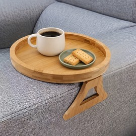 Wooden Sofa Armrest Tray, Foldable Clip-On Style Couch Arm Table with Round Raised-Edge Tray, Fits 4–9 Inch Square, Curved and Round Arms for Drinks, Snacks and Remotes