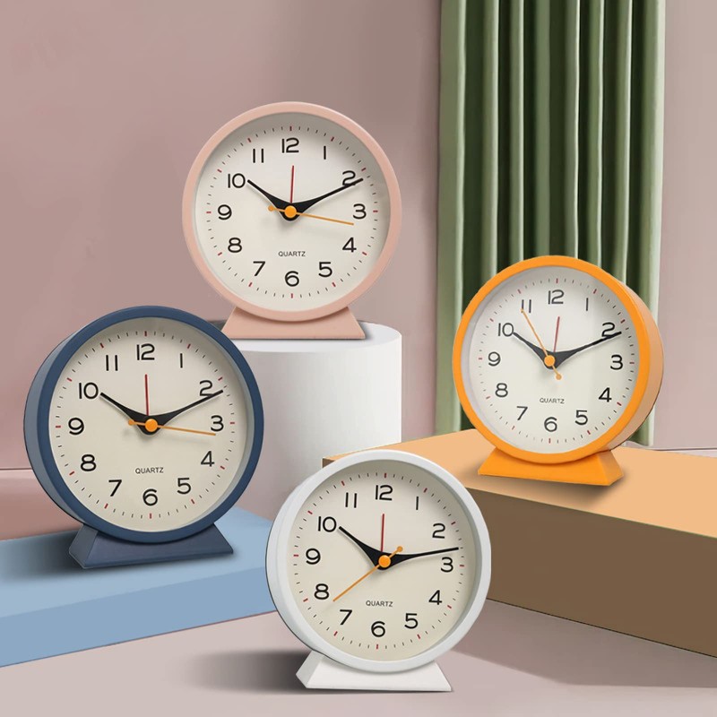 SHISEDECO 4.5" Battery Operated Antique Retro Analog Alarm Clock, Small