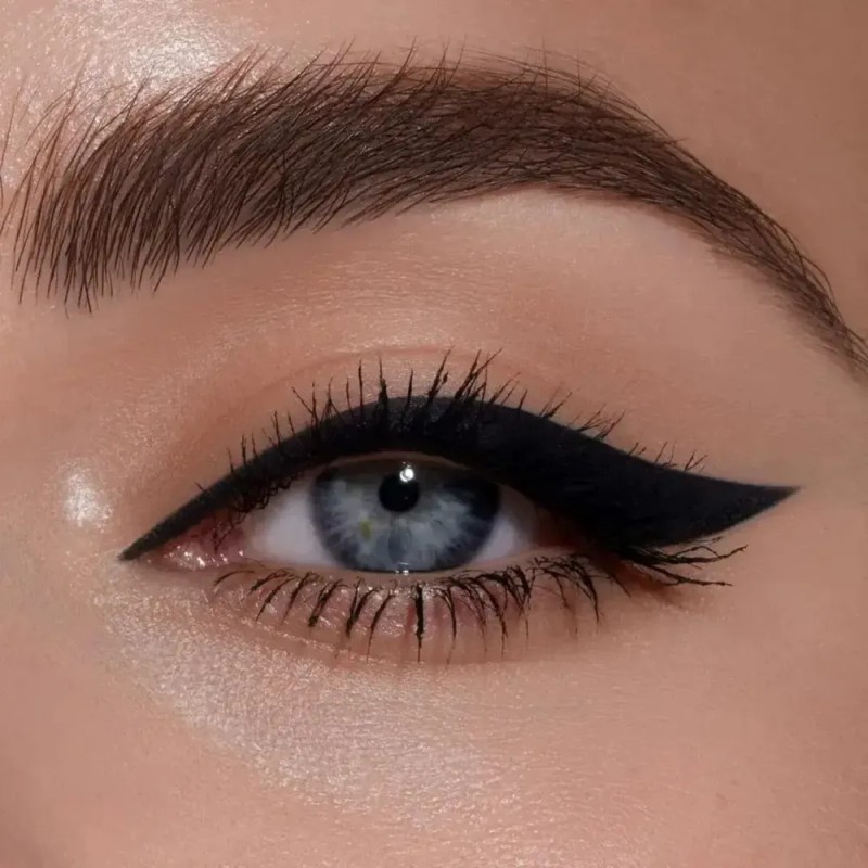 Delineador Liquido Draw The Line Overachiever Beauty Creatio Black Semimate