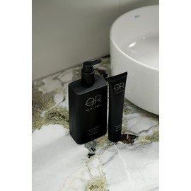 Ocean Road Black Gift Pack Hand