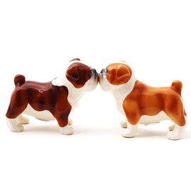 Pacific Trading Bulldogs Attractives Salt Pepper Shaker Made of Ceramic