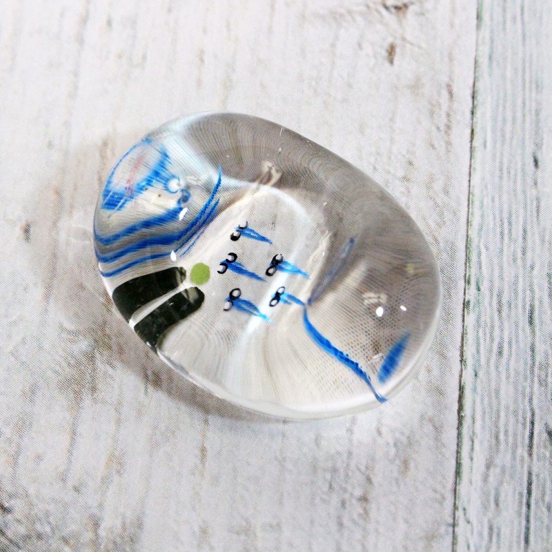 Craftmanhouse Glass Chopsticks Rest (Medaka)