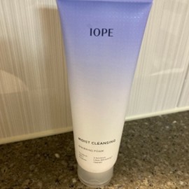 IOPE Moist Cleansing Whipping Foam 180ml Rich Foaming Face Wash Whipping Foam / 아이오페 모이스트 클렌징 휘핑 폼 180ml 풍성한거품 세안제 휘핑폼