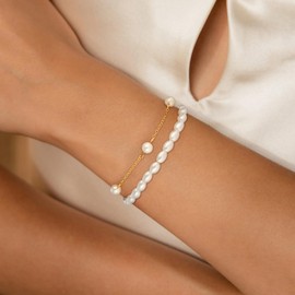 Fezodo Gold Pearl Bracelets for Women Trendy, Dainty 18K Gold Plated Pearl Heart Daisy Circle Beaded Bracelet Stack Beach Summer Jewelry Bracelets Cute Wedding Bridesmaid Bridal Jewelry Gifts