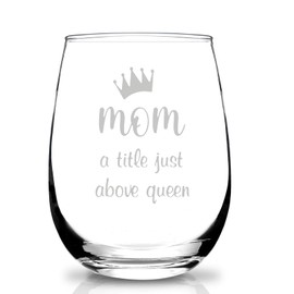 SOCOARZR Gifts for Mom From Daughter,Son,Funny Mama Gift,Birthday,Mothers Day,Christmas Giftts for Mother,Mom Queen 15 oz Wine Glass