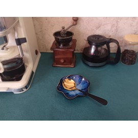 Coffee Spoon Rest for Coffee Bar Accessories, Small Spoon Rest for Coffee Station, Flower Ceramic Tea Spoon Rest Tea Spoon Holder Teaspoon Rest, 1 PC (Retro, Sapphire)