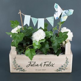 Herz & Heim® Hochzeit Präsentkorb aus Holz personalisiert mit Namen & Datum – Geschenkkorb & Geschenkbox für Hochzeitsgeschenke oder Geldgeschenk für Brautpaar – 3 Varianten (2 Griffe (26×13×16 cm))