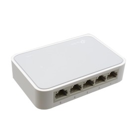 CableWholesale 5 Port Fast Ethernet Switch, 10/100 Mbps, Auto-Negotiation