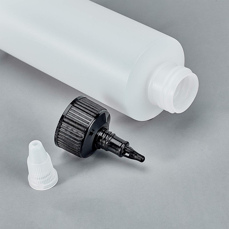 BENECREAT 12 Pack 150ml Plastic Squeeze Dispensing Bottles with Black