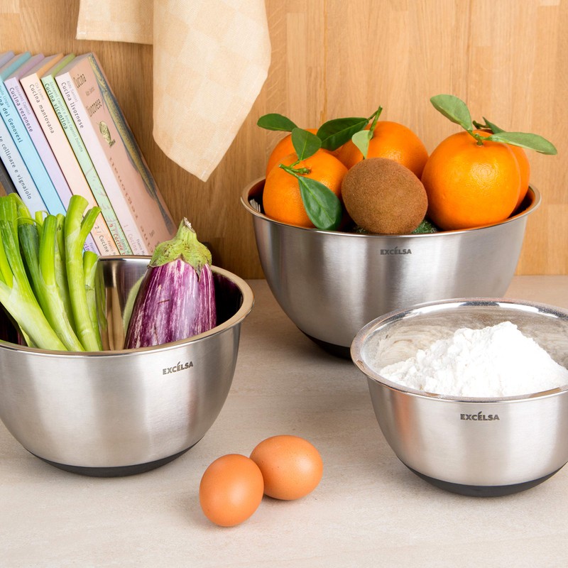 Excelsa Silver Stainless Steel Bowl with Non-Slip Base - 16cm