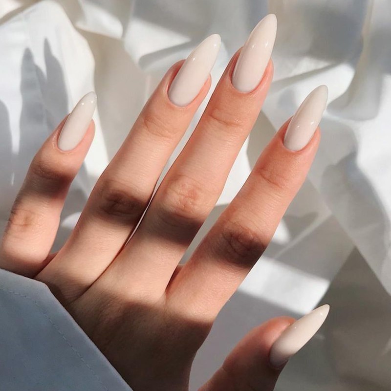 YOSOMMK Cream White Press on Nails Medium Almond Fake Nails