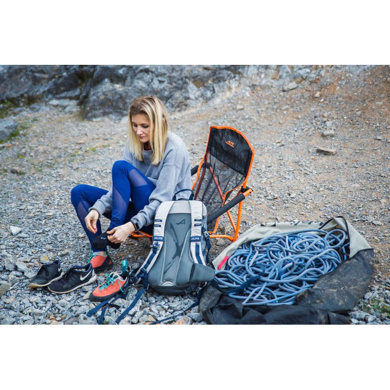 ALPS Mountaineering Gray/Navy, 17L