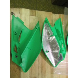 UFO   SIDE PANEL SET - KAWASAKI KXF450 KX450F 2006-2008 / FLOURO NEON GREEN
