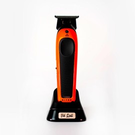 Old Scull Nitro Trimmer, Maquina de uso profesional potente e inalámbrica motor carbon brush de 7,000 rpm. Color naranja, corta pelo de fácil uso. Para estilistas y barberos principiantes y profesionales.